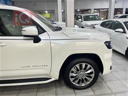 تۆیۆتا لاند کروزەر